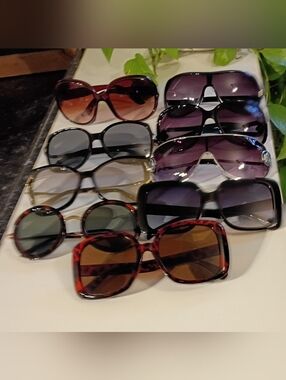 Classic Women’s Sunglasses - Tortoise & Black Frame Options